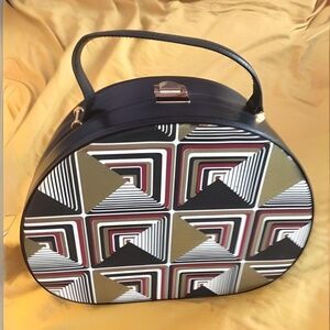 Adrienne Vittadini hardshell bag/case